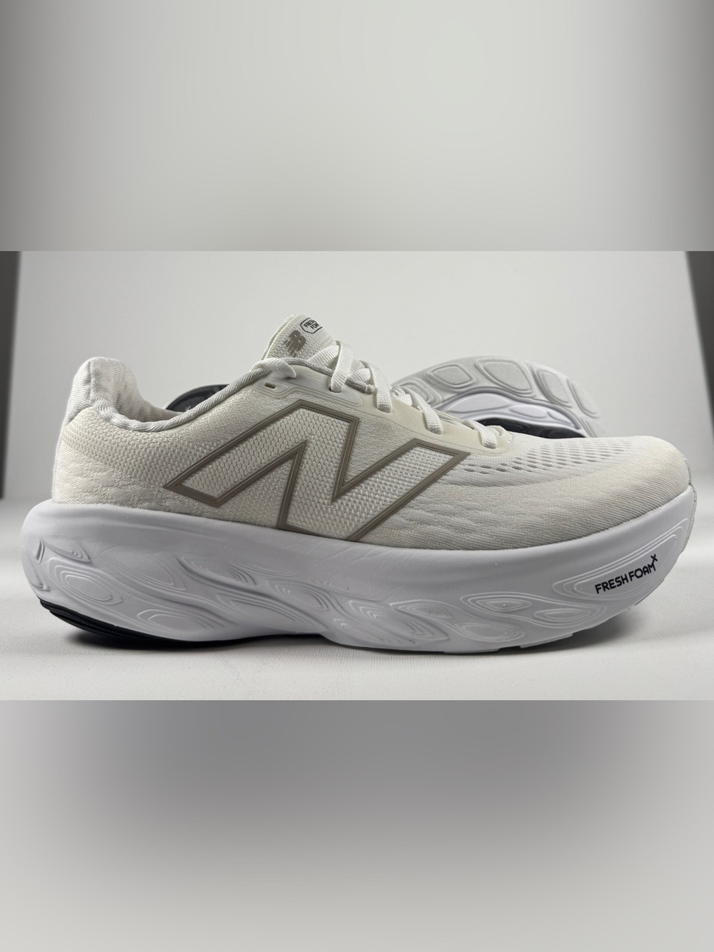 New Balance Fresh Foam X 1080v14 Shoes Womens Size 10 White Gold Sneakers